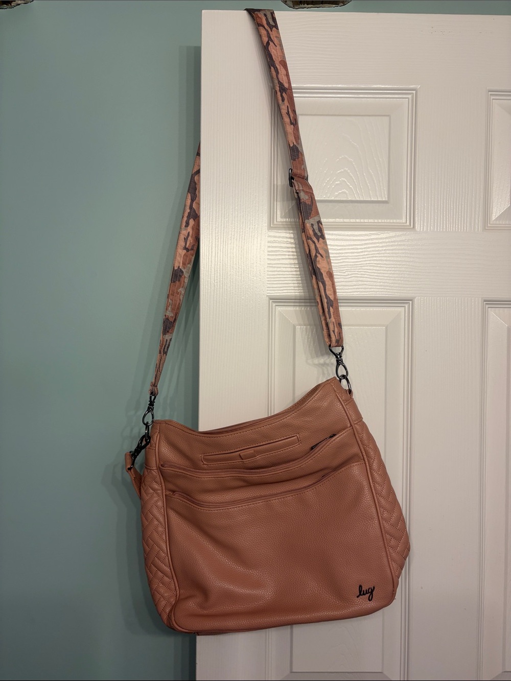 lug Quilted-Side Leather Shoulder Bag in Blush Peach